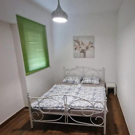 Apartman Lena Tusilovic Экстерьер фото