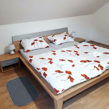 Apartman Lena Tusilovic Экстерьер фото