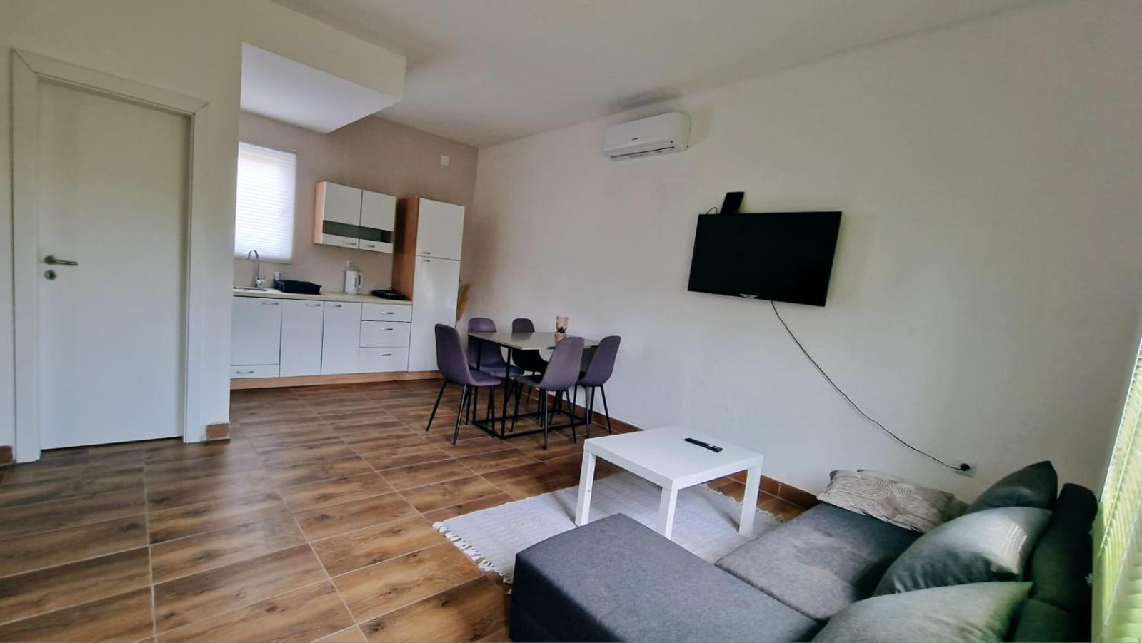 Apartman Lena Tusilovic Экстерьер фото