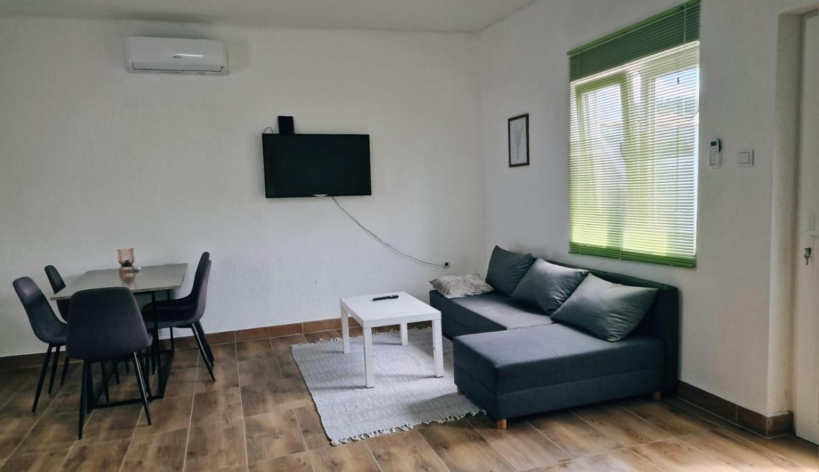Apartman Lena Tusilovic Экстерьер фото