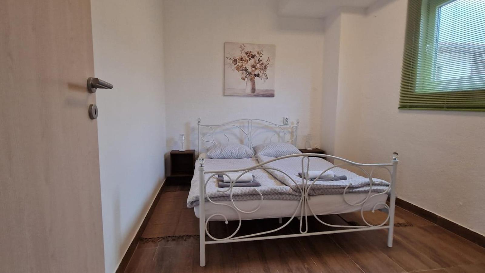 Apartman Lena Tusilovic Экстерьер фото