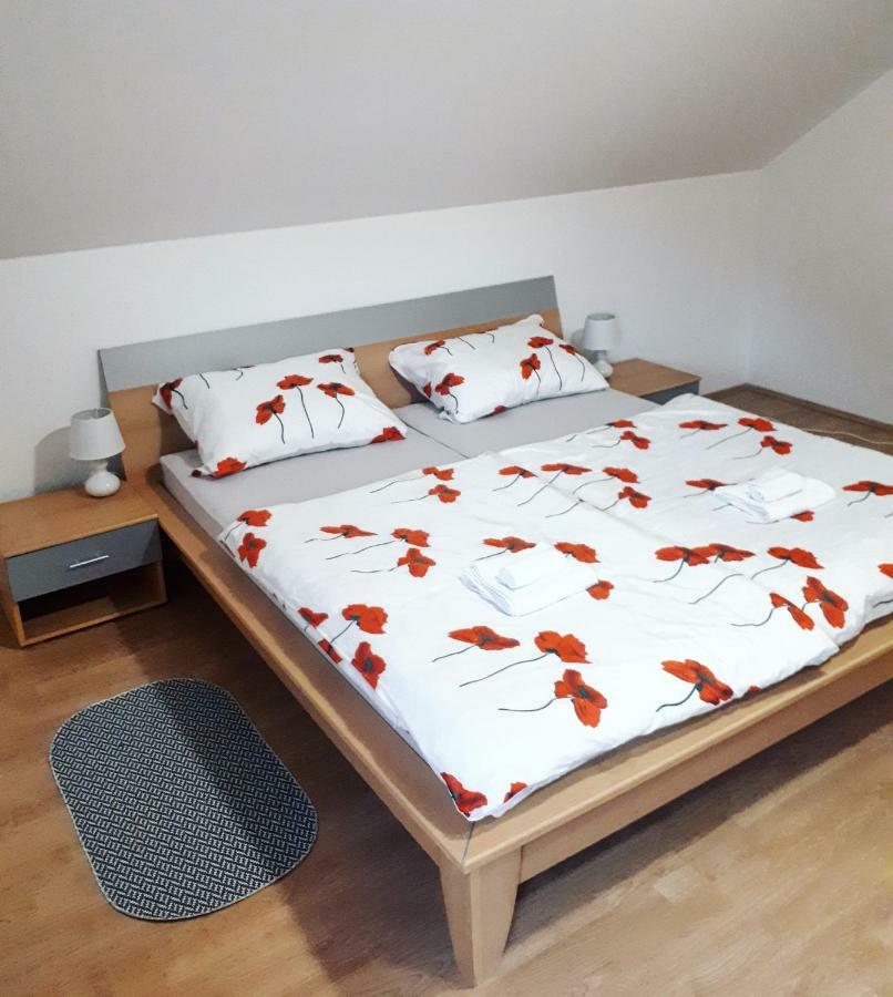 Apartman Lena Tusilovic Экстерьер фото