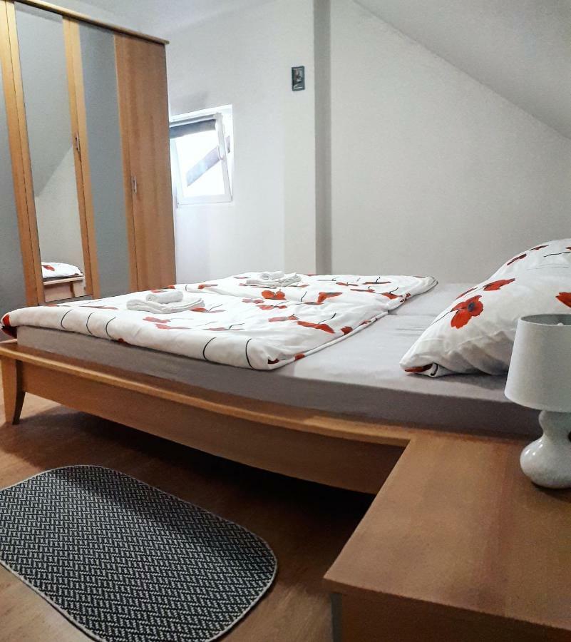 Apartman Lena Tusilovic Экстерьер фото